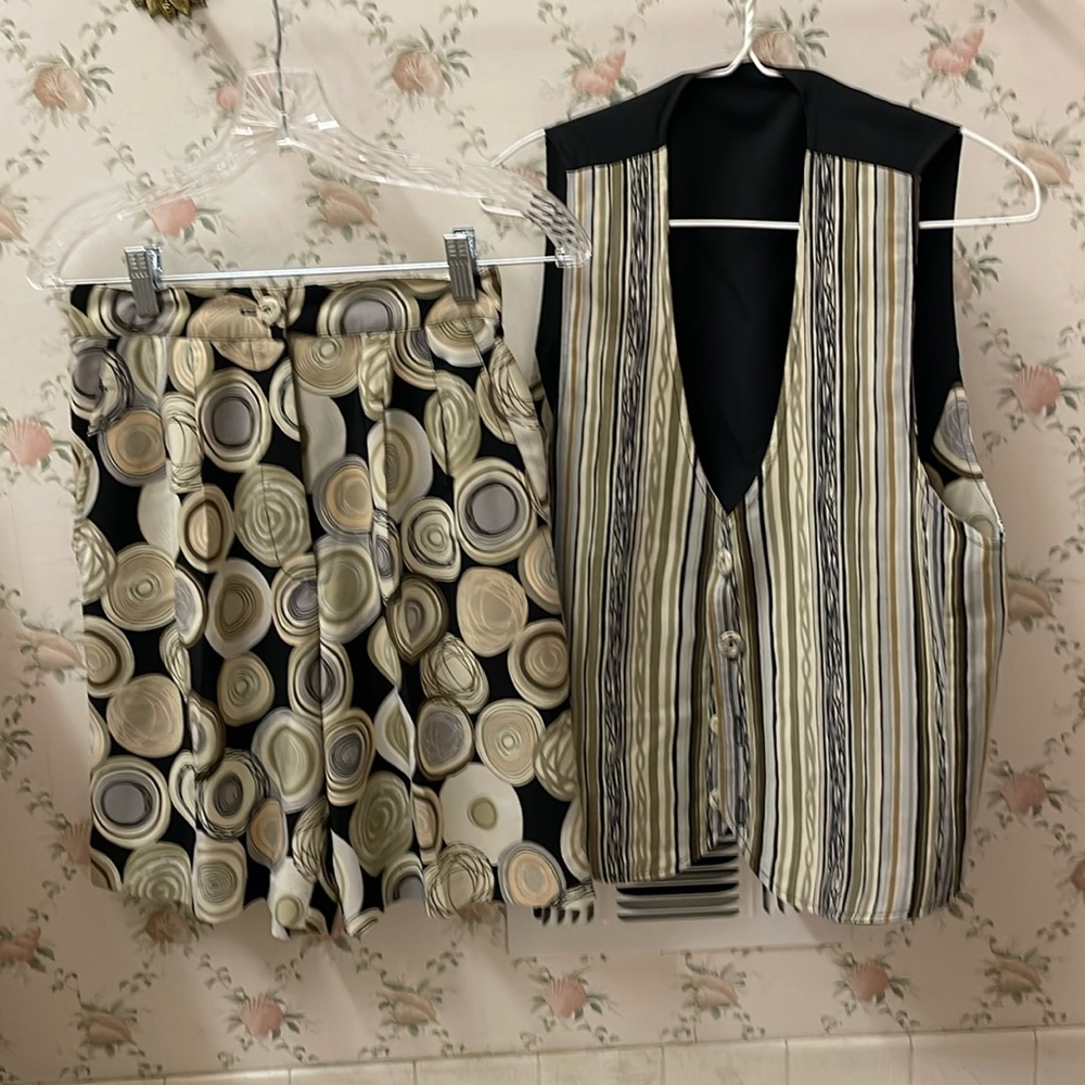 Never worn set of the golf best and short